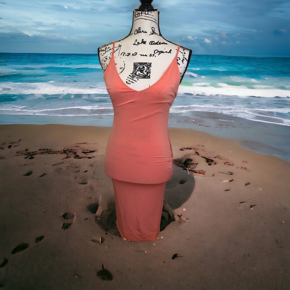 Windsor sundress . Tangerine , body con , fully lined , stretchy. Small